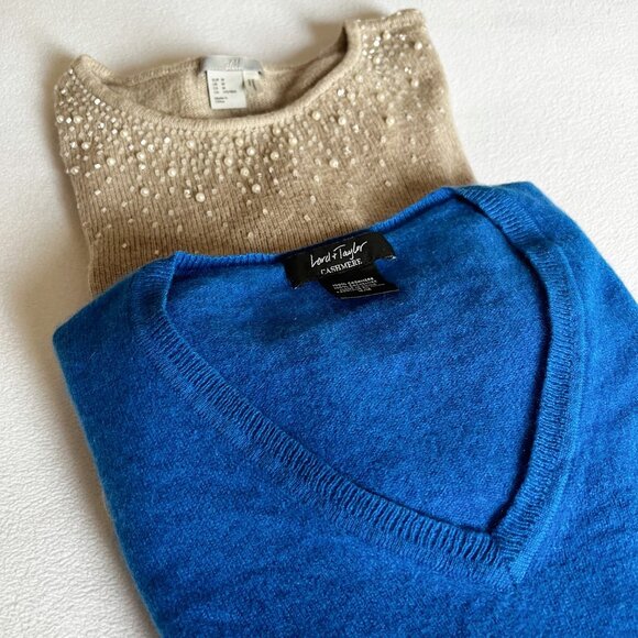 Lord and Taylor Cashmere V-neck Sweater - Medium - Picture 5 of 5